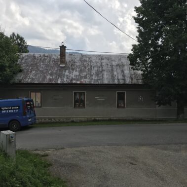Čistenie a natieranie strechy | KEISH