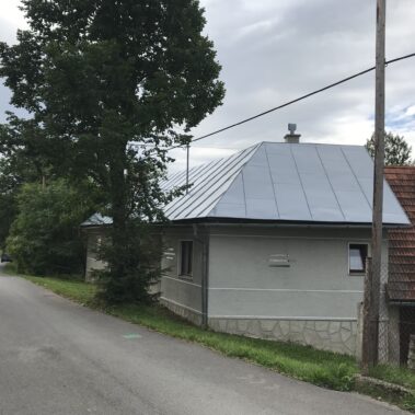 Čistenie a natieranie strechy | KEISH
