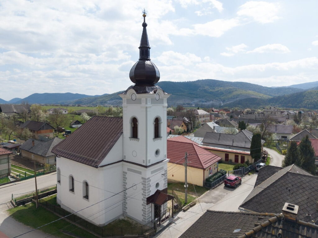 Oprava fasády a remeselno-umeleckých prvkov | Evanjelický kostol, Revúcka Lehota
