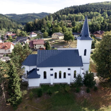 Obnova náteru strechy - Kostol, Novomeská Huta | KEISH