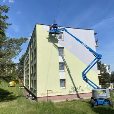 Obnova fasády bytového domu – Zvolen | KEISH