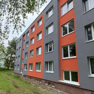 Obnova fasády bytového domu – Zvolen | KEISH