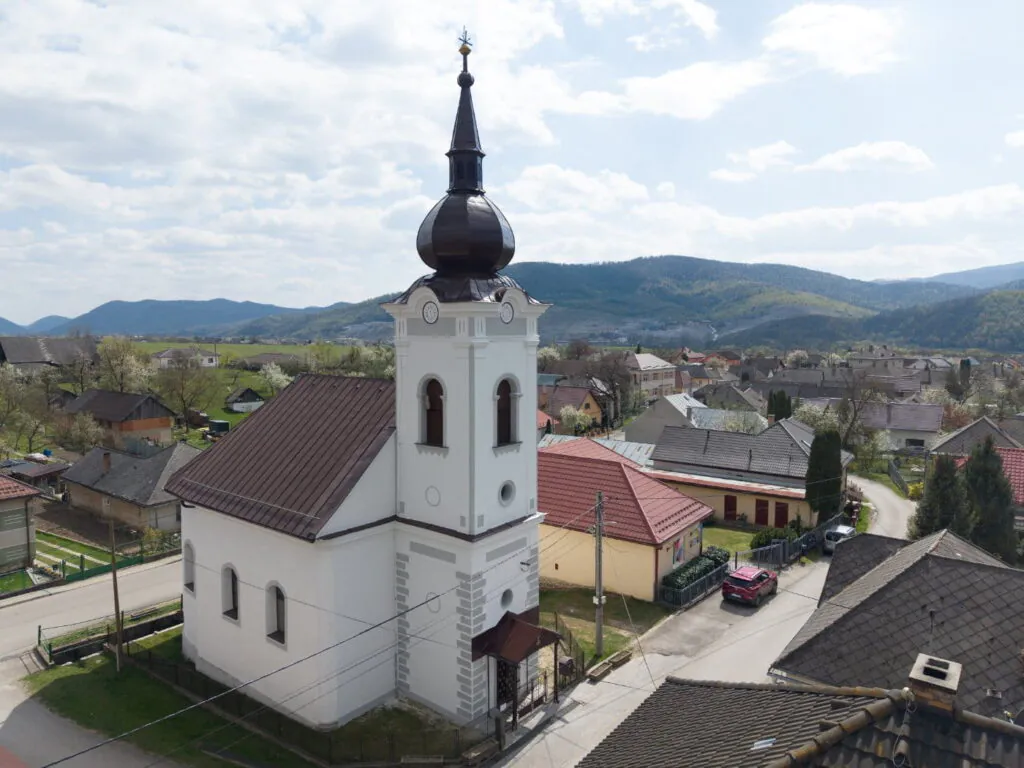 Oprava fasády a remeselno-umeleckých prvkov | Evanjelický kostol, Revúcka Lehota